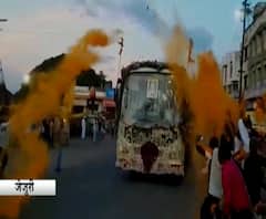 Ashadhi Wari | संत ज्ञानेश्वरांची पालखी विठुरायाची भेट घेऊन रवाना, परतीच्या प्रवासात भंडाऱ्याची उधळण