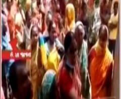  'পাননি ত্রাণের টাকা', বিজেপি সদস্যার বিরুদ্ধে ঘূর্ণিঝড়ের ক্ষতিপূরণ নিয়ে দুর্নীতির অভিযোগ, গাইঘাটায় গ্রামবাসীদের বিক্ষোভ