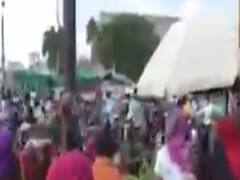 મહેસાણાના ઉંઝાના શાકભાજી માર્કેટમાં સોશિયલ ડિસ્ટન્સિંગનો જોવા મળ્યો અભાવ, જુઓ વીડિયો