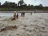 Uttarakhand: People risk their lives to cross river | 7 Ka Punch 