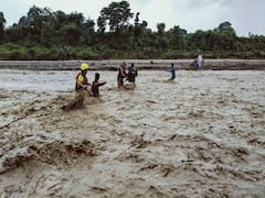 Uttarakhand: People risk their lives to cross river | 7 Ka Punch 