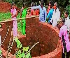 Special Report | रत्नागिरीत लॉकडाऊनवाली विहीर, 10 कुटुंबांनी एकत्र येत खोदली विहीर