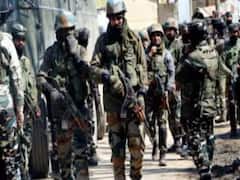 Jammu Kashmir: पुलवामा में CRPF पर हमला, पूरे इलाके की घेराबंदी की गई