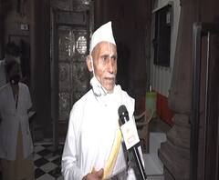 देव आपलं संकट नक्की दूर करेल, महापूजेचा मान मिळालेल्या विठ्ठल बडे यांचं पांडुरंगाला विनंती