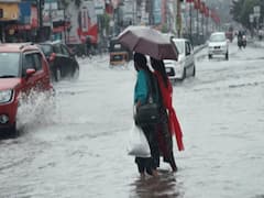 Monsoon : Mumbai में तेज़ बारिश के बाद आज सरकार ने किया Red Alert जारी 