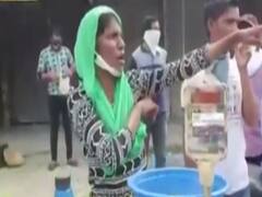 Indore: सब्जी बेचने वाली रईसा अंसारी अपनी अंग्रेजी की वजह से सुर्खियों में हैं