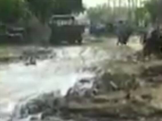  રાજકોટ: સોમનાથ ઈન્ડસ્ટ્રીયલ એરિયામાં રસ્તાઓ તૂટતા લોકો પરેશાન, જુઓ વીડિયો