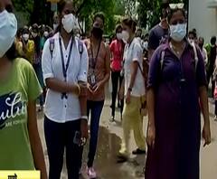 Jehangir Hospital Protest | पुण्यातल्या जहांगीर रुग्णालयाचे कर्मचारी रस्त्यावर, कमी पगार देत असल्याचा आरोप