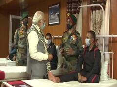 लेह के अस्पताल में पीएम मोदी Galwan के घायल जवानों से की मुलाकात, बोले- आपके पराक्रम पर 130 करोड़ भारतीयों को गर्व है