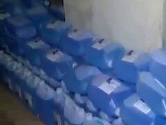 વડોદરાઃ નકલી સેનેટાઇઝરનો જથ્થો ઝડપાયો, પોલીસે આરોપી વેપારીની કરી અટકાયત