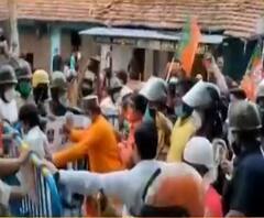 শ্যামনগরে অর্জুন সিংহের মিছিল শুরুর আগেই বোমাবাজি, পুলিশের সঙ্গে ধস্তাধস্তি বিজেপি কর্মীদের