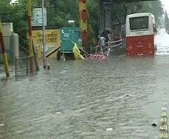 Water Logging | मुंबईत अतिमुसळधार, किंग्स सर्कल परिसरात पाणी साचलं, मोठ्या प्रमाणात वाहतूक कोंडी