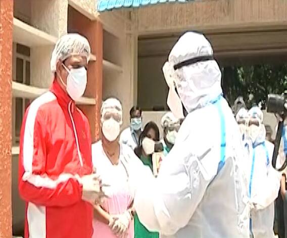 Special Report | कोरोनाच्या वॉर्डातून कोरोनाग्रस्तांशी थेट संवाद | कोरोनाची भीती दूर करणारा रिपोर्ट