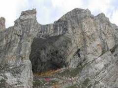 Prayers being offered at Amarnath Shrine in Kashmir