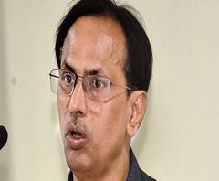 করোনার বিরুদ্ধে লড়াই শুধু হাসপাতালের চৌহদ্দির মধ্যে থেকে হবে না, মন্তব্য চিকিৎসক অভিজিৎ চৌধুরীর