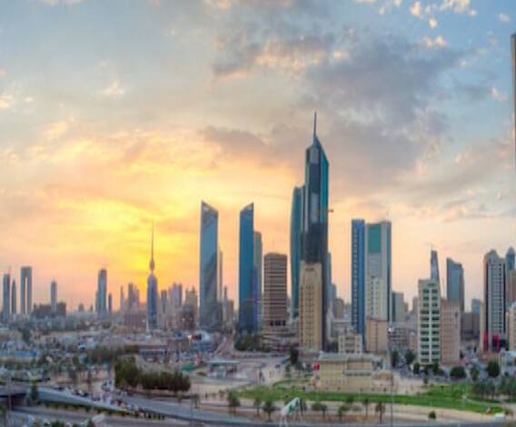 Kuwait Approved Expat Bill draft | विधेयक मजूर झाल्यास 8 लाख भारतीयांना कुवेत सोडावं लागणार