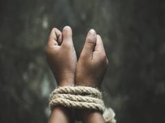 गाजियाबाद के कविनगर में 6 लोगों ने डकैती डाली, 8 महीने की बच्ची को कब्जे में लेकर लूटपाट