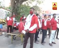Covid 19: कुली का काम करने वालों के सामने कमाई का संकट