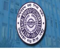 ‘গল্পের বই পড়ি বলে মা বকে’, মাধ্যমিকে মেয়েদের মধ্যে প্রথম হয়ে খুশিতে আত্মহারা দেবস্মিতা 