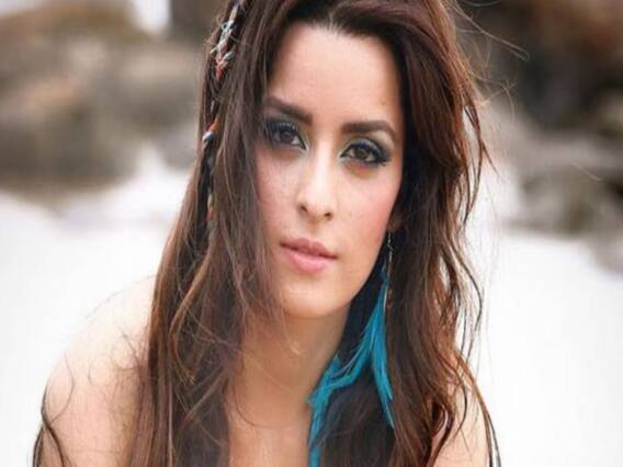 You will fall in love with Ekta Kaul's adorable video with her baby baby