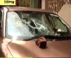 রাস্তায় মদ্যপানের বিরোধিতা, টালিগঞ্জের গ্রাহামস্ ল্যান্ডে গাড়ি ভাঙচুর