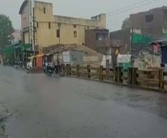 Pune Rain | पुणे शहर आणि परिसरात पावसाच्या सरी, सखल भागात पाणी साचलं