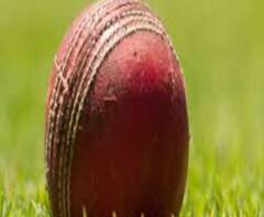 ইংল্যান্ড-ওয়েস্ট ইন্ডিজের দ্বিতীয় টেস্ট: ভুল করে বলে থুতু লাগিয়েই আম্পায়ারের কাছে ছুটলেন বোলার সিবলি