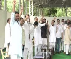 Rajasthan Government Crisis | काँग्रेस आमदारांच्या बैठतीत गहलोत यांची सरशी, 106 आमदार उपस्थित