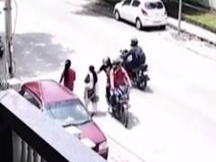 Delhi: 2 goons in Greater Kailash snatch chain from woman