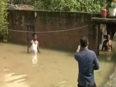 बिहार में बाढ़ से बुरा हाल, लोगों का गांव-घर छूटा
