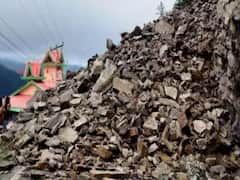 बारिश की वजह से कई जगह Landslide के बाद बंद हुआ Badrinath Highway | Fatafat 100