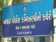 અમદાવાદઃ કલોલના સ્વામીની કાર રોકનાર PIની બદલી, જુઓ વીડિયો