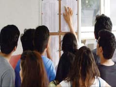 CBSE 10th Results: Girls perform better, Thiruvananthapuram secures top position 