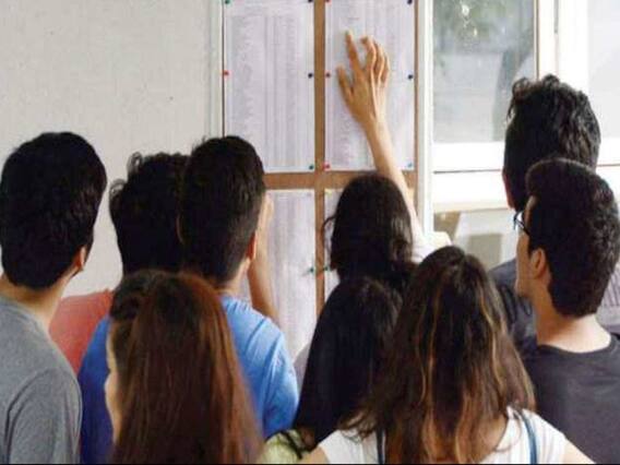 CBSE 10th Results: Girls perform better, Thiruvananthapuram secures top position 
