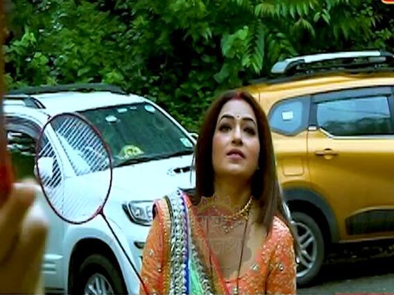 Varun, Kuhu and Mami play badminton on sets of Yeh Rishtey Hain Pyaar Ke