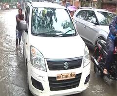 Mumbai Rain Update | मुंबईत पावसाची कोसळधार; सायनच्या किंग्ज सर्कल परिसरात पाणी साचलं