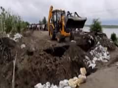Bihar: Approach road of flyover sinks due to rain