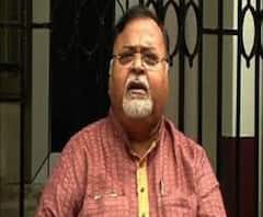 ইউজিসির পরীক্ষা-নির্দেশিকা নিয়ে স্পষ্ট নয় রাজ্যের অবস্থান, বিশ্ববিদ্যালয়কেই সিদ্ধান্ত নিতে বললেন শিক্ষামন্ত্রী