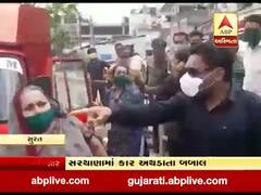 સુરતના સરથાણા વિસ્તારમાં યુવતીઓએ ટેમ્પો ચાલક સાથે કરી મારામારી, જુઓ વીડિયો