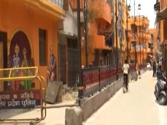 Prayagraj: Minister's goons paint houses in saffron color to celebrate his birthday | Ghanti Bajao Full 