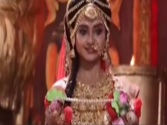 Ishita Ganguly's pictures from the sets of RadhaKrishn go viral