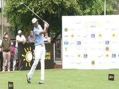 Delhi: कोरोना संकट के बीच चैरिटी गोल्फ मैच का आयोजन, Kapil Dev,मुरली कार्तिक रहे मौजूद