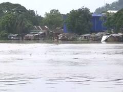 Assam Floods की तस्वीरें .... उफान पर है Brahmaputra समेत सारी नदियां...डूब गए कई इलाके