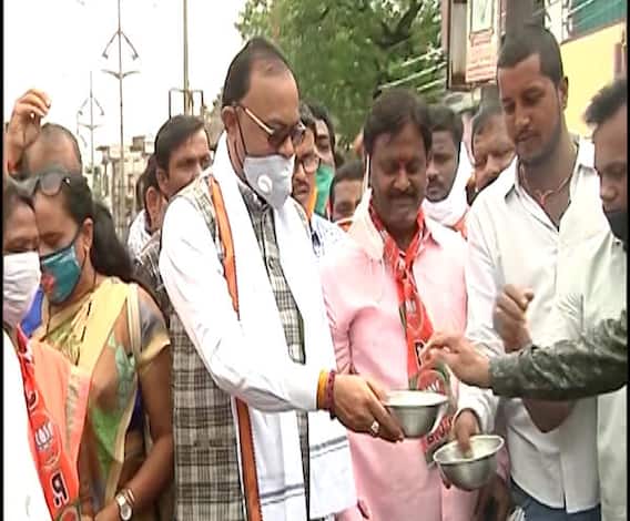 BJP Bhik Mango protest | नागपुरात भाजपचं भीक मांगो आंदोलन; राज्य सरकारला मदतरुपी भीक देण्याचं आवाहन