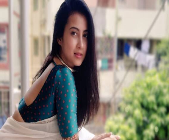 মনমুগ্ধকর: জয় গোস্বামীর কবিতায় ‘মেঘবালিকা’ মনামী