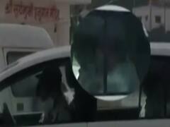 Vikas Dubey Encounter : शहीद पुलिसकर्मियों के परिवार में खुशी पर मुठभेड़ पर तेज़ हुई सियासत