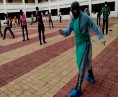 Corona Dance Therapy | कोरोना रुग्णांचं मनोबल वाढवण्यासाठी लातूरमध्ये डान्स थेरपी, लहानग्यांपासून वृद्धांपर्यंत झुम्बा डान्स!