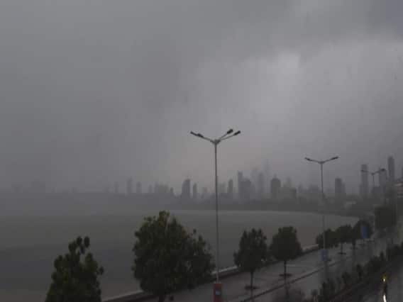 Mumbai Rains : IMD ने फिर जारी किया Red Alert...आज भी भी होगी मुंबई में भारी बारिश