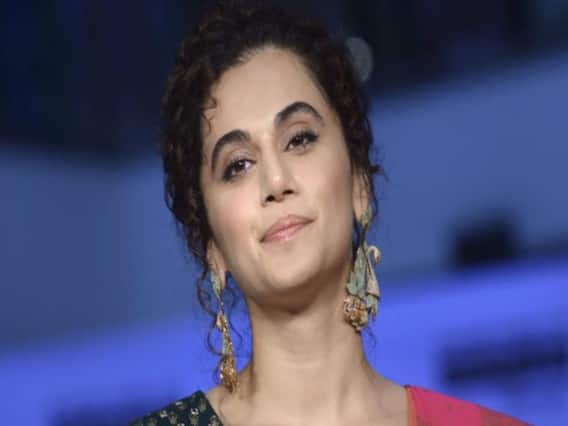 'A Grade' और 'B Grade' actresses के बीच शुरु हुई Twitter war 