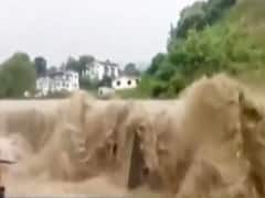 Bone-chilling visuals of flood narrate the horrifying state of Assam | Viral Express (16.07.2020)